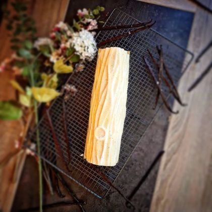 Bûche « Vanille Vanille » des pÂtissiers