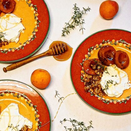 Abricots du Roussillon, Thym citron, Granola au pain et Crème crue