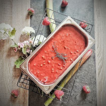 Confit de Rhubarbe et Fraise au Thym