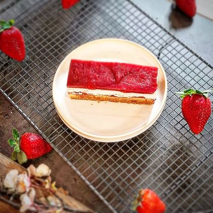 Vanille Rouge de la Réunion Entremets Fraise, Framboise et Vanille