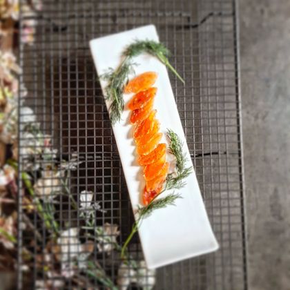 Gravlax de Saumon à l’Aneth et Baies de la Passion