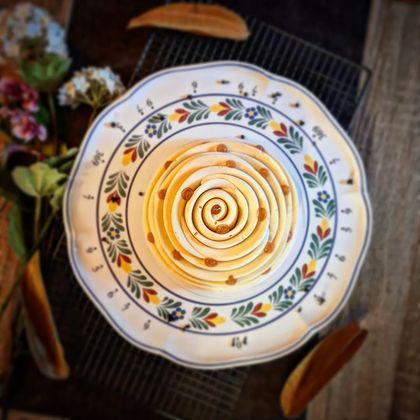 Fleur de Rhubarbe, Parfum de Cannelle Entremets à la Rhubarbe et aux Clous de Cannelier