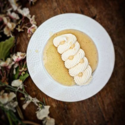 Un soir d&rsquo;été, dans les jardins de Carthage Vacherin à l'abricot, Jasmin et Vanille